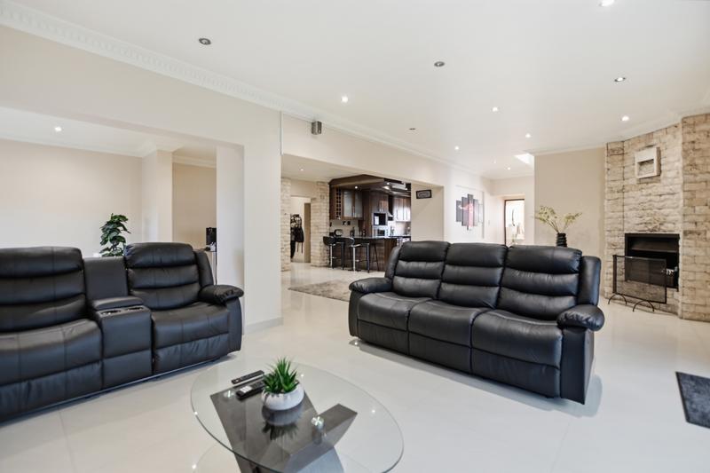 5 Bedroom Property for Sale in Parklands Western Cape